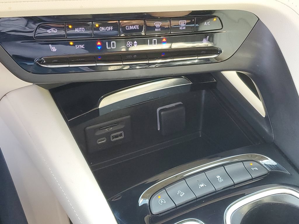 Certified 2023 Buick Envision Essence w/ Technology Package I AWD/4WD image 20