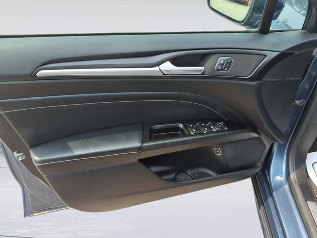 Used 2019 Ford Fusion Energi Titanium FWD image 11