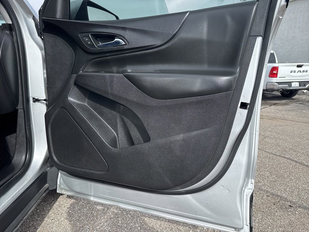 Used 2020 Chevrolet Equinox LT image 30