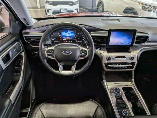 Used 2020 Ford Explorer XLT w/ Equipment Group 202A AWD/4WD image 28