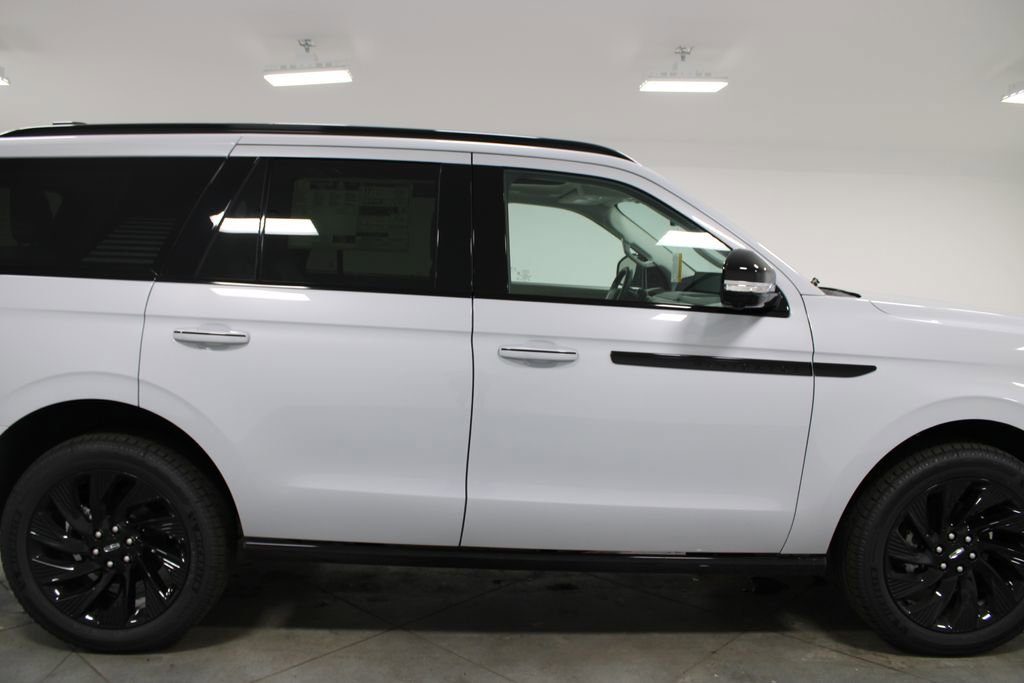 New 2026 Lincoln Navigator Reserve AWD/4WD image 10
