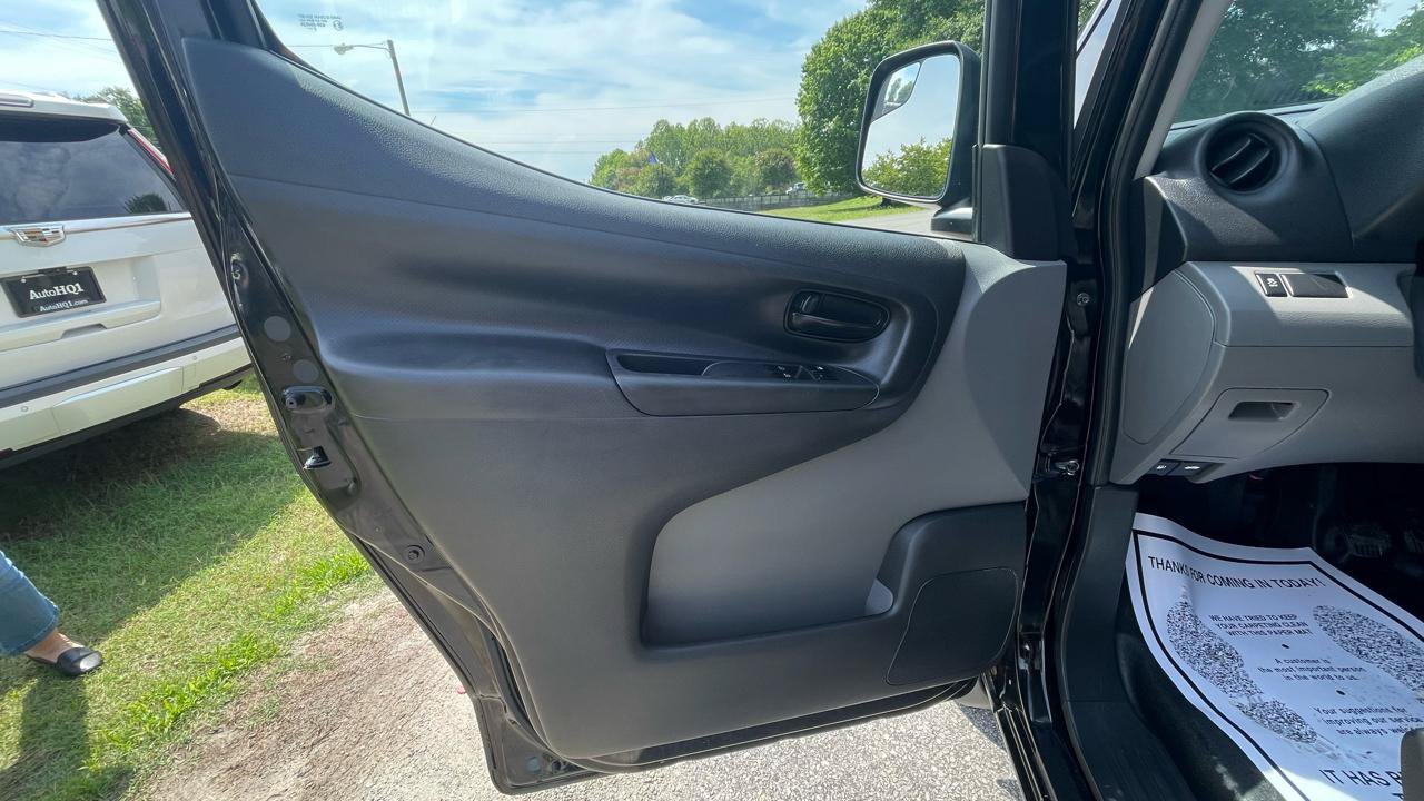 Used 2020 Nissan NV200 S FWD image 16