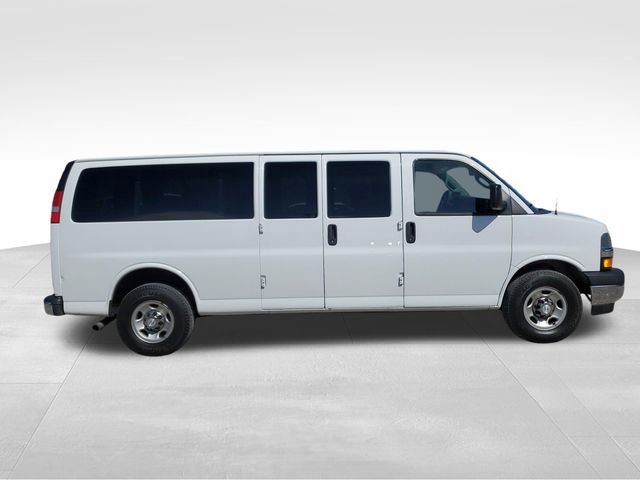 Used 2018 Chevrolet Express 2500 w/ Driver Convenience Package image 3