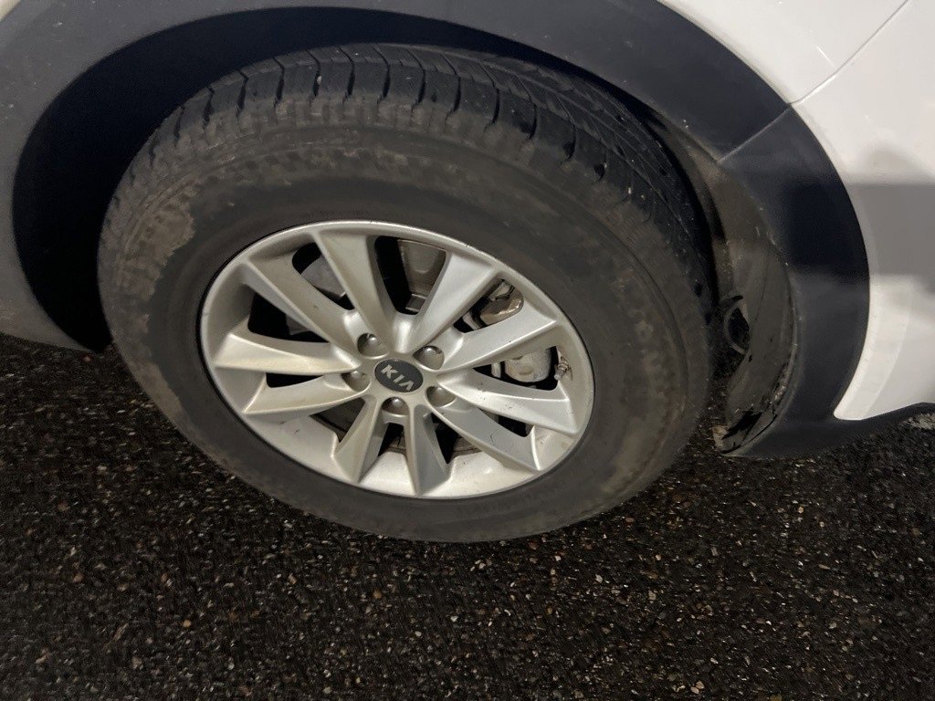 Used 2020 Kia Sorento AWD V6 image 6