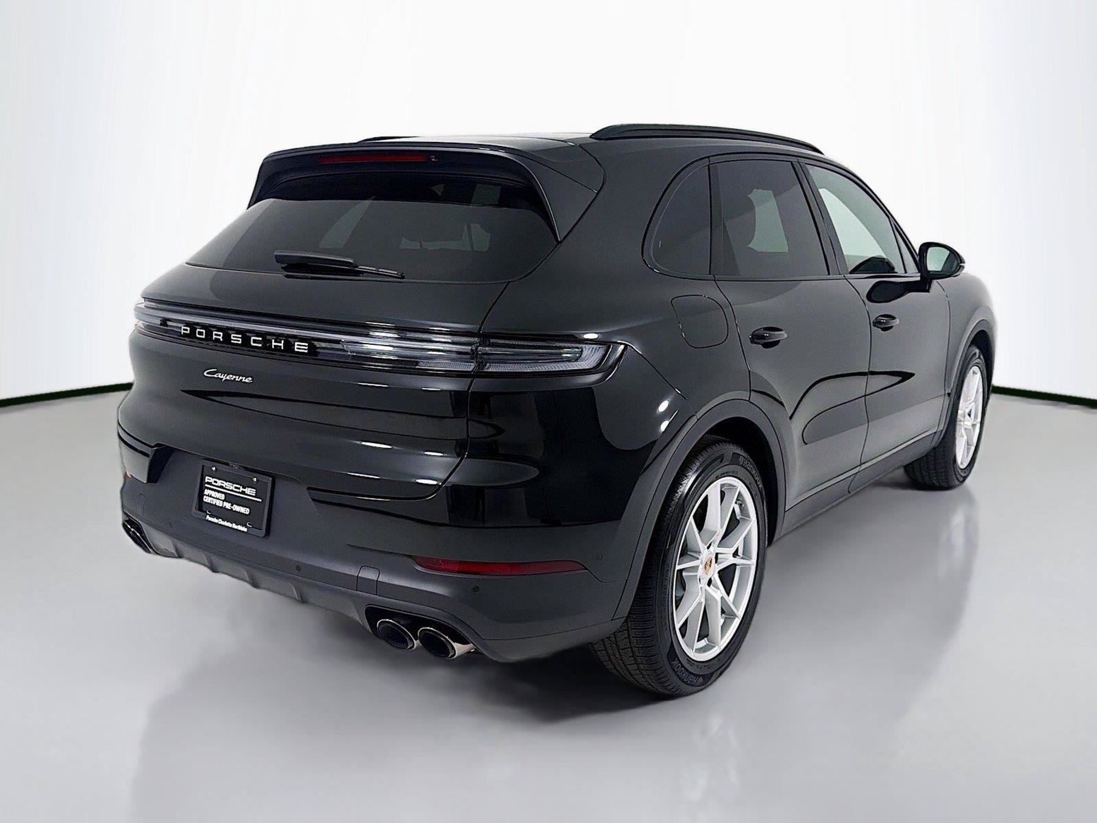 Certified 2025 Porsche Cayenne AWD/4WD image 26