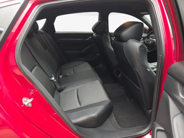 Used 2018 Honda Accord Sport image 36
