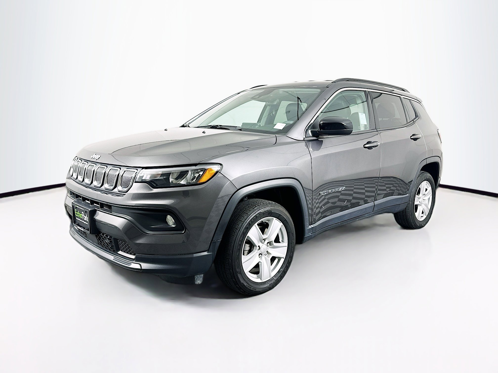 Used 2022 Jeep Compass Latitude AWD/4WD image 3