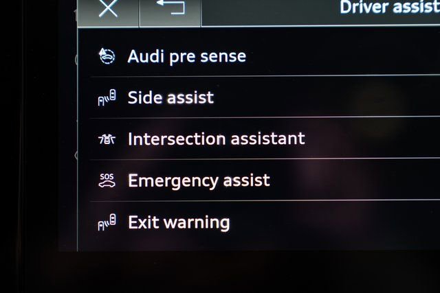 Used 2022 Audi e-tron S Prestige AWD/4WD image 31