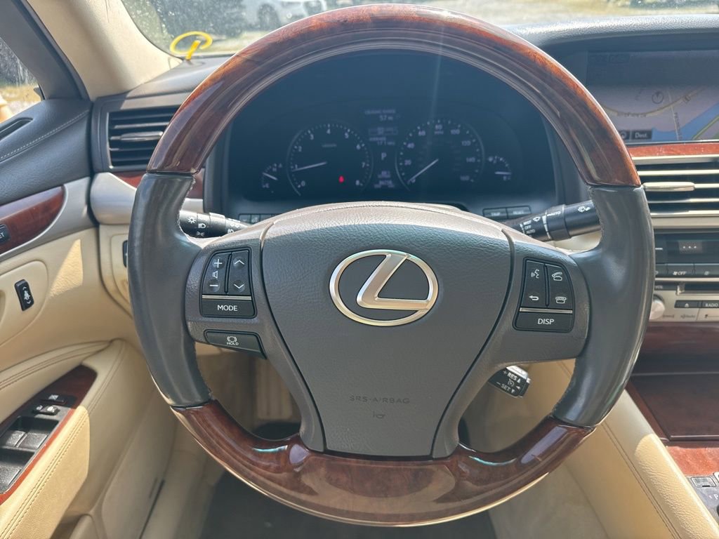 Used 2015 Lexus LS 460 w/ Comfort Package image 16