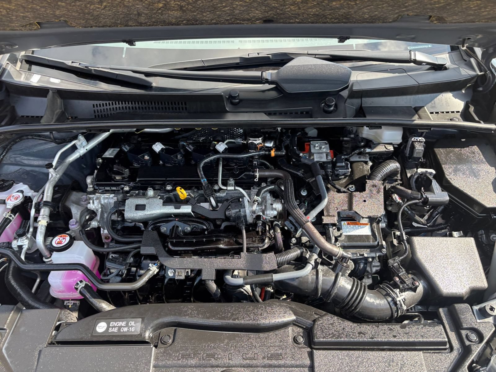 Used 2024 Toyota Prius LE FWD image 30