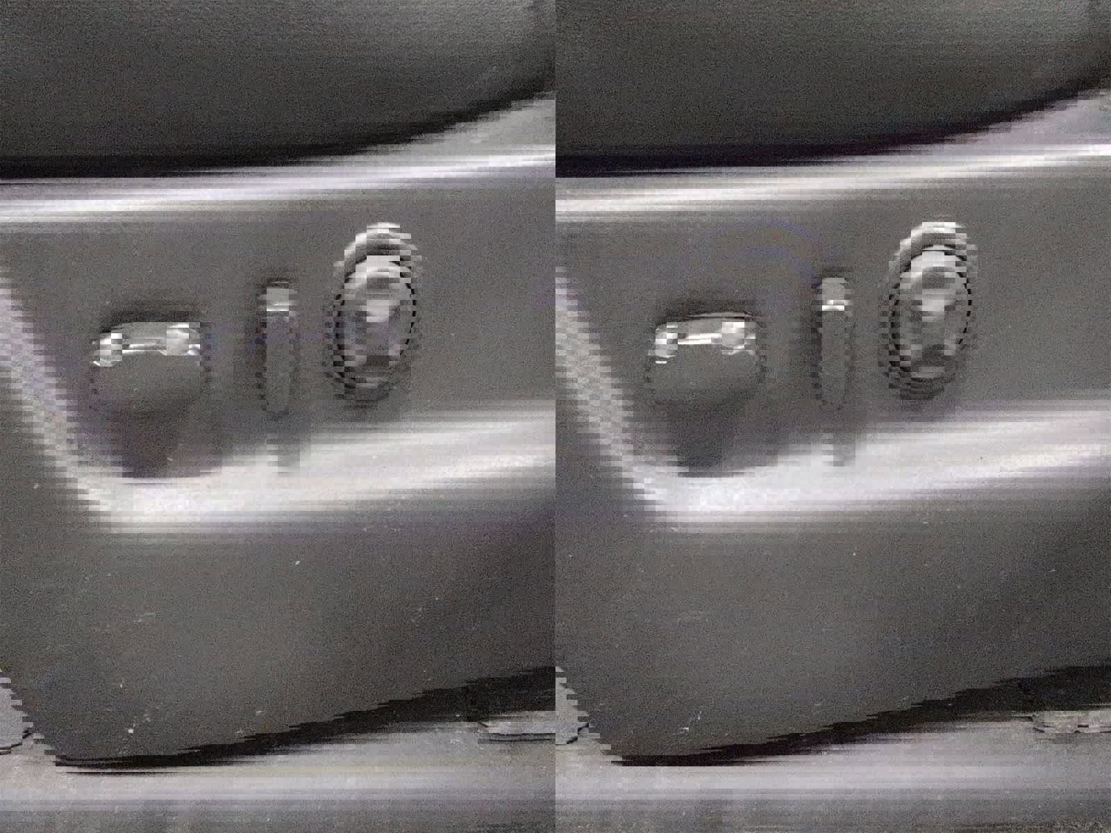 Used 2012 Cadillac Escalade Luxury image 18