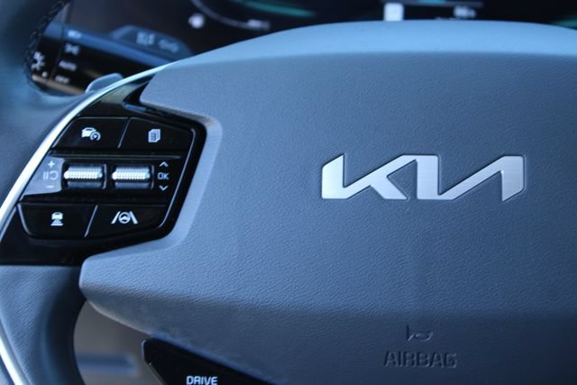 Used 2024 Kia Niro EX FWD image 19