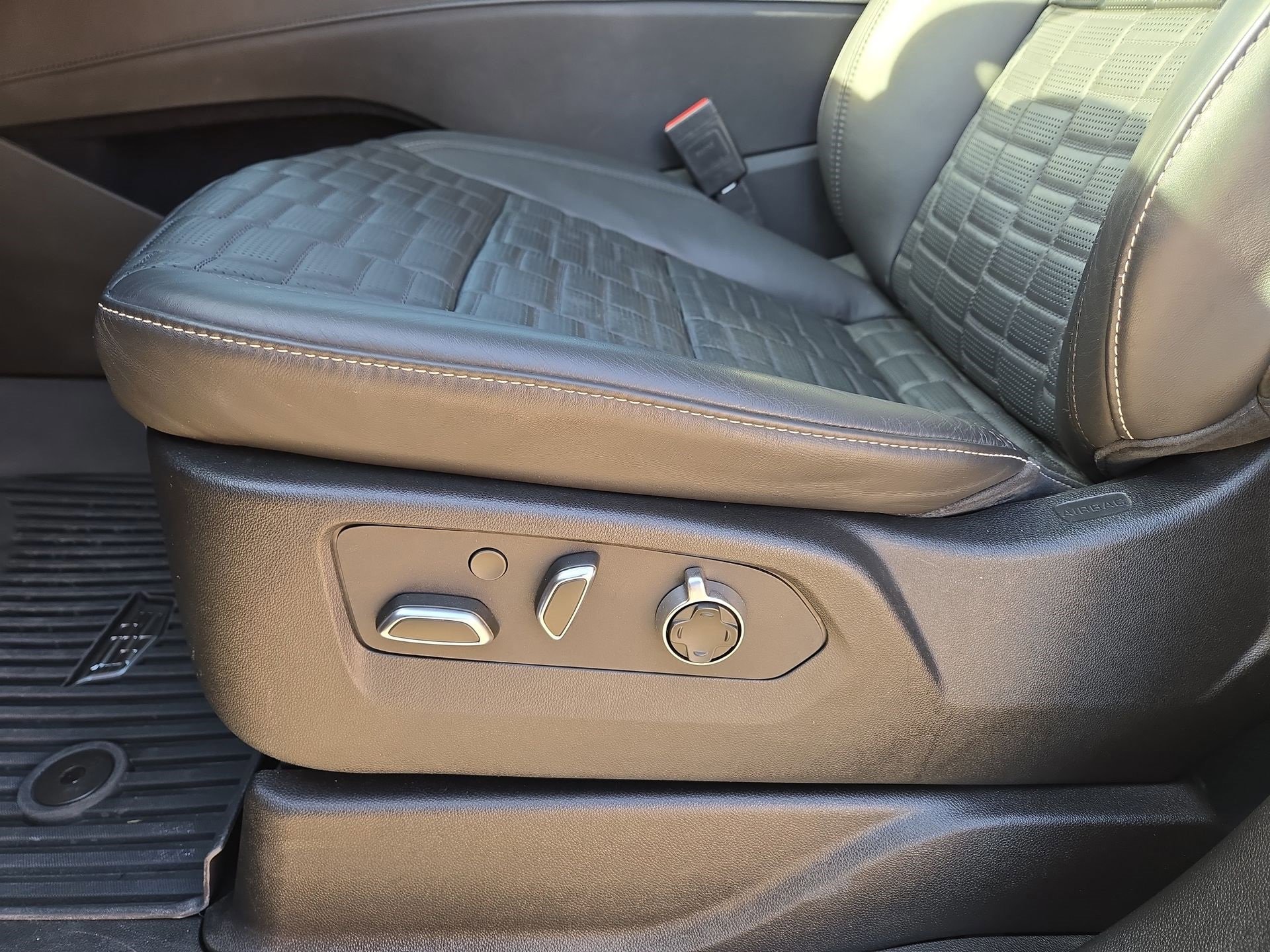 Used 2024 Cadillac Escalade Sport Platinum w/ LPO, Floor Liner Package image 17