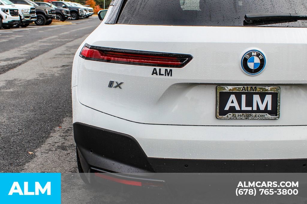 Used 2023 BMW iX xDrive50 image 13