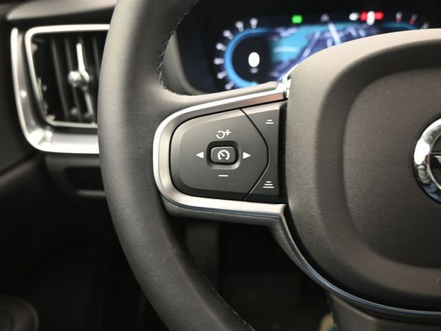 Used 2025 Volvo S60 B5 Core image 22