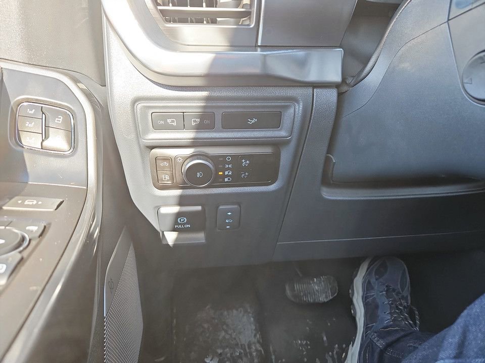 Used 2023 Ford F150 Lariat w/ Equipment Group 502A High image 19