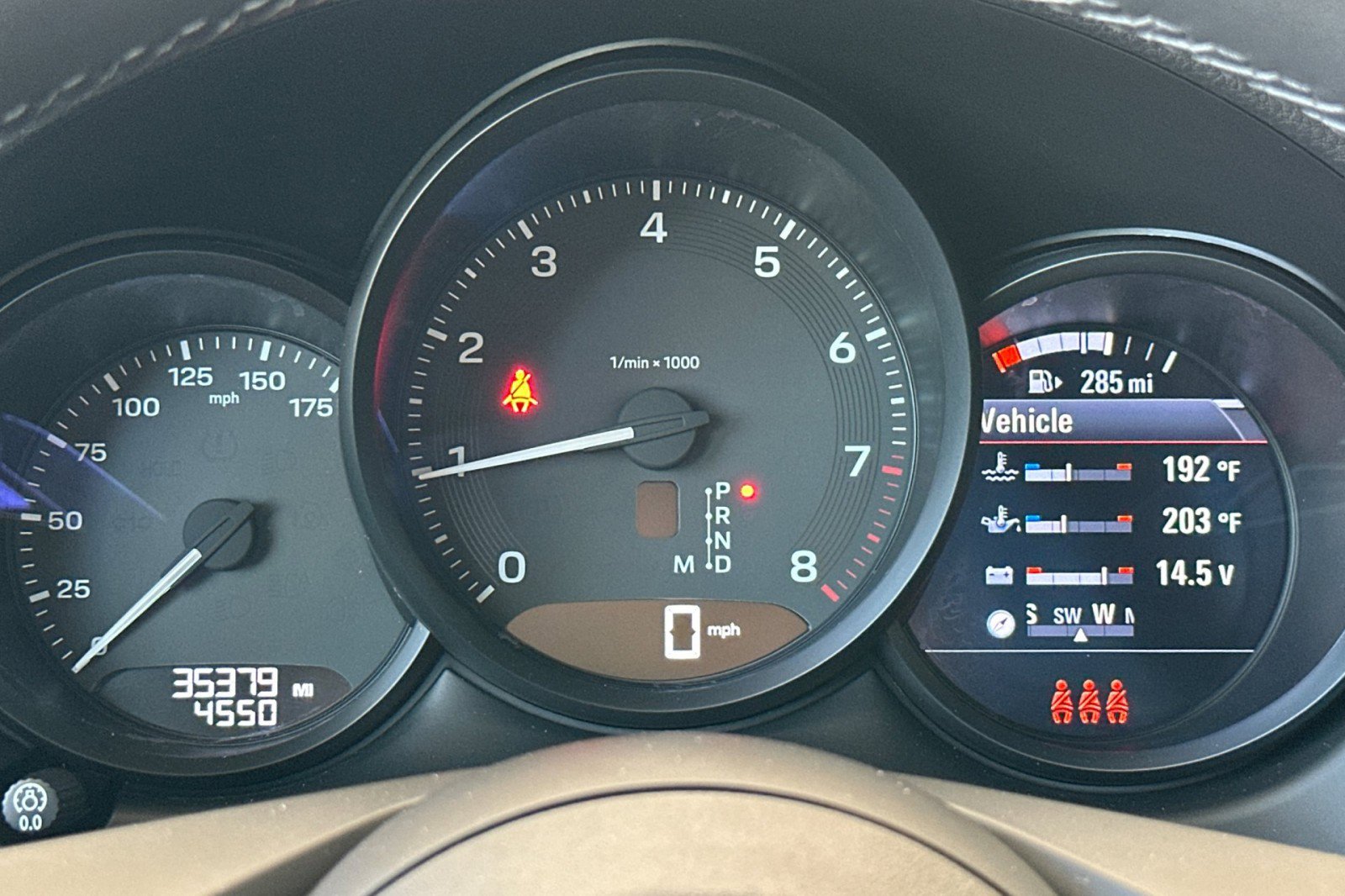 Certified 2024 Porsche Macan image 25