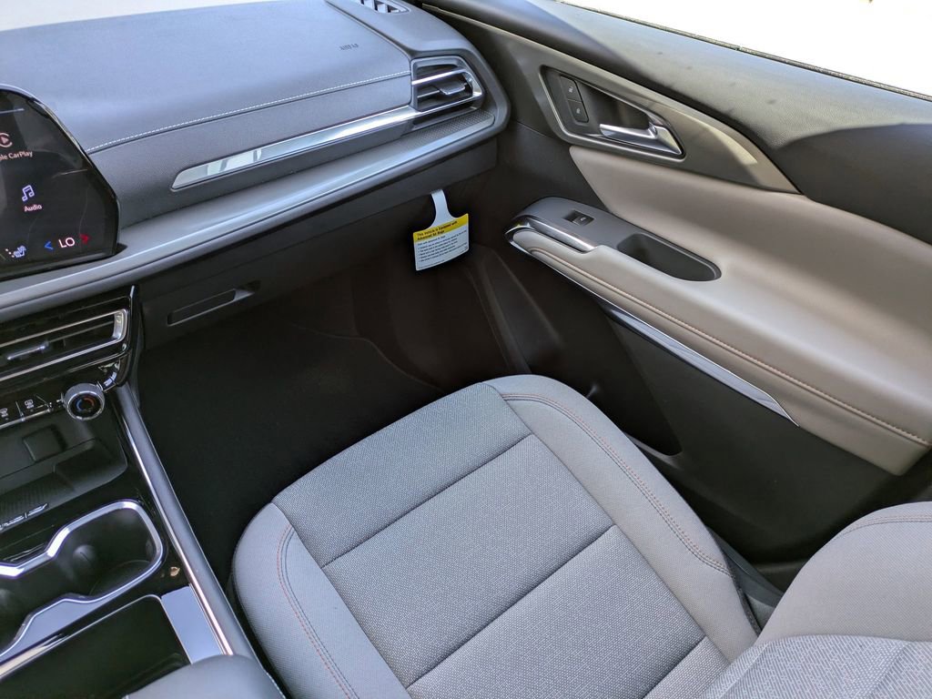 New 2026 Chevrolet Traverse LT w/ Driver Confidence Package FWD image 19