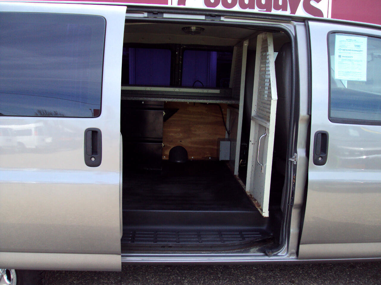 Used 2012 Chevrolet Express 2500 image 10