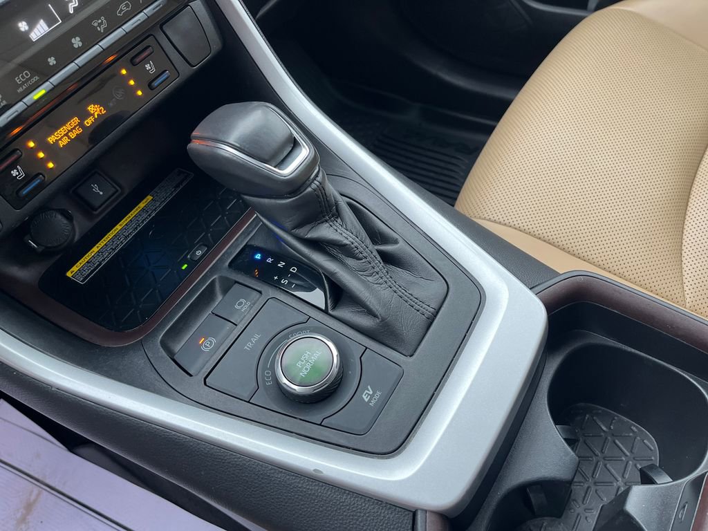 Certified 2021 Toyota RAV4 Limited image 28