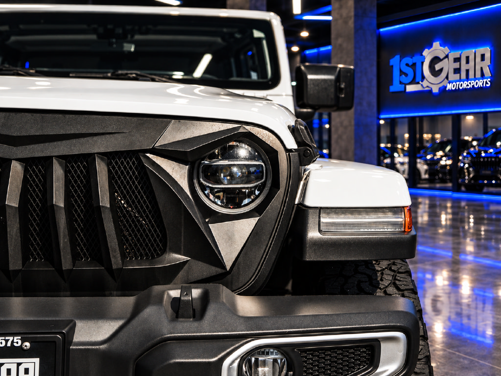 Used 2018 Jeep Wrangler Unlimited Sahara w/ Uconnect 4C Nav & Sound Group AWD/4WD image 12