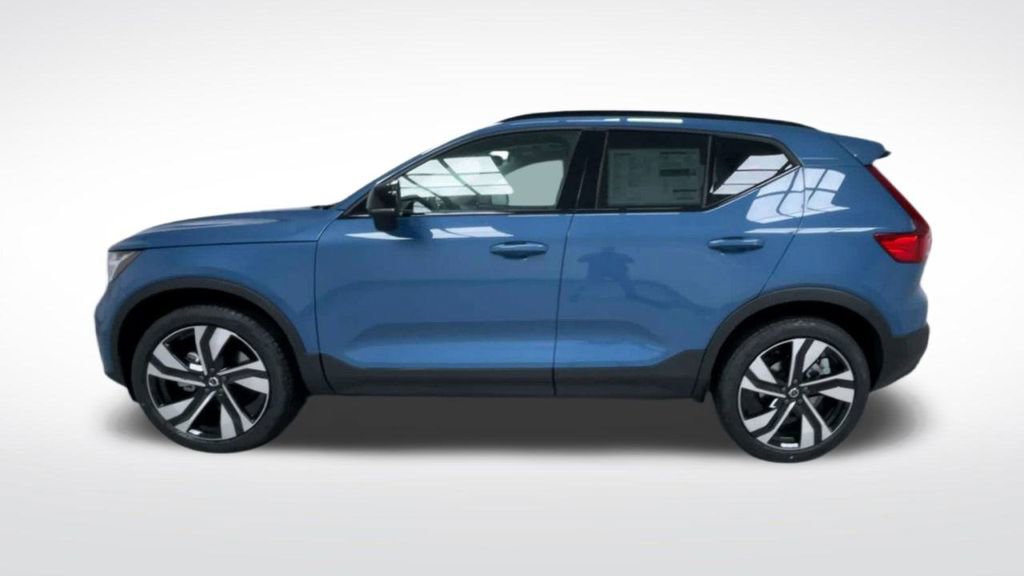 New 2025 Volvo XC40 B5 Plus w/ Protection Package Premier AWD/4WD image 21