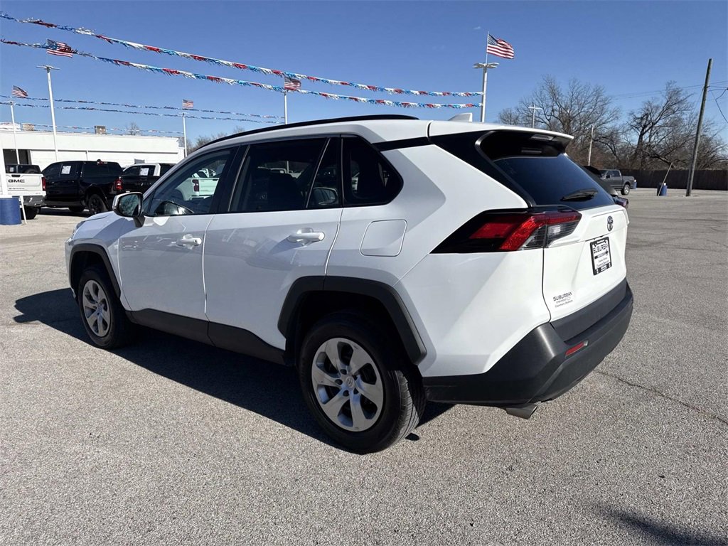 Used 2019 Toyota RAV4 LE image 3