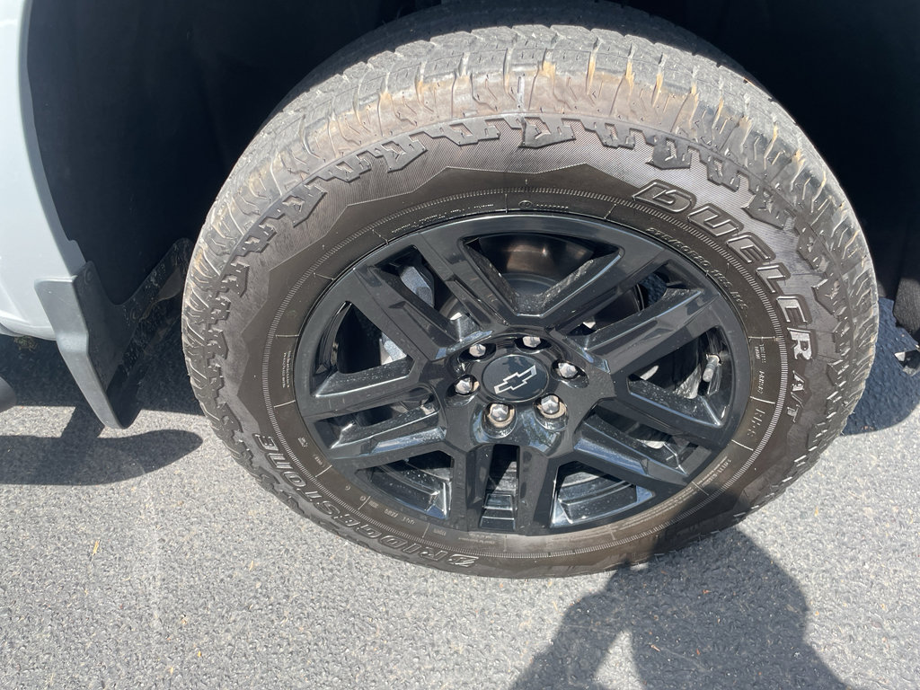 Used 2024 Chevrolet Silverado 1500 Custom Trail Boss w/ Turbomax Blackout Package image 20