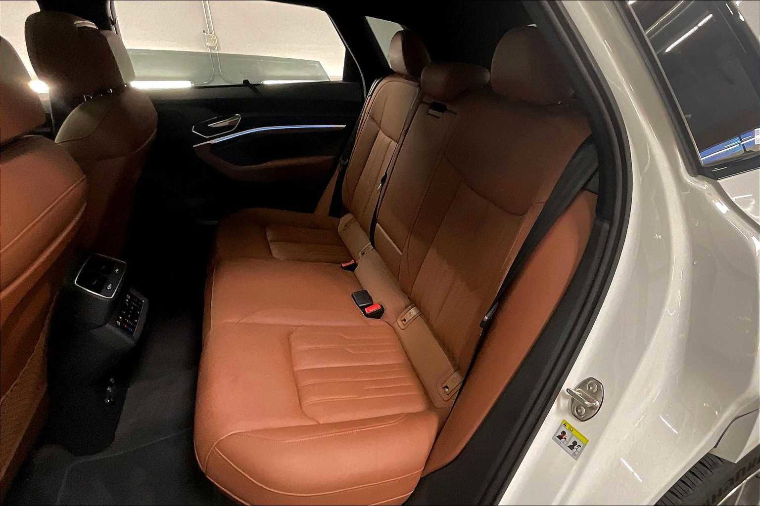 Certified 2021 Audi e-tron Prestige w/ Prestige Package image 28