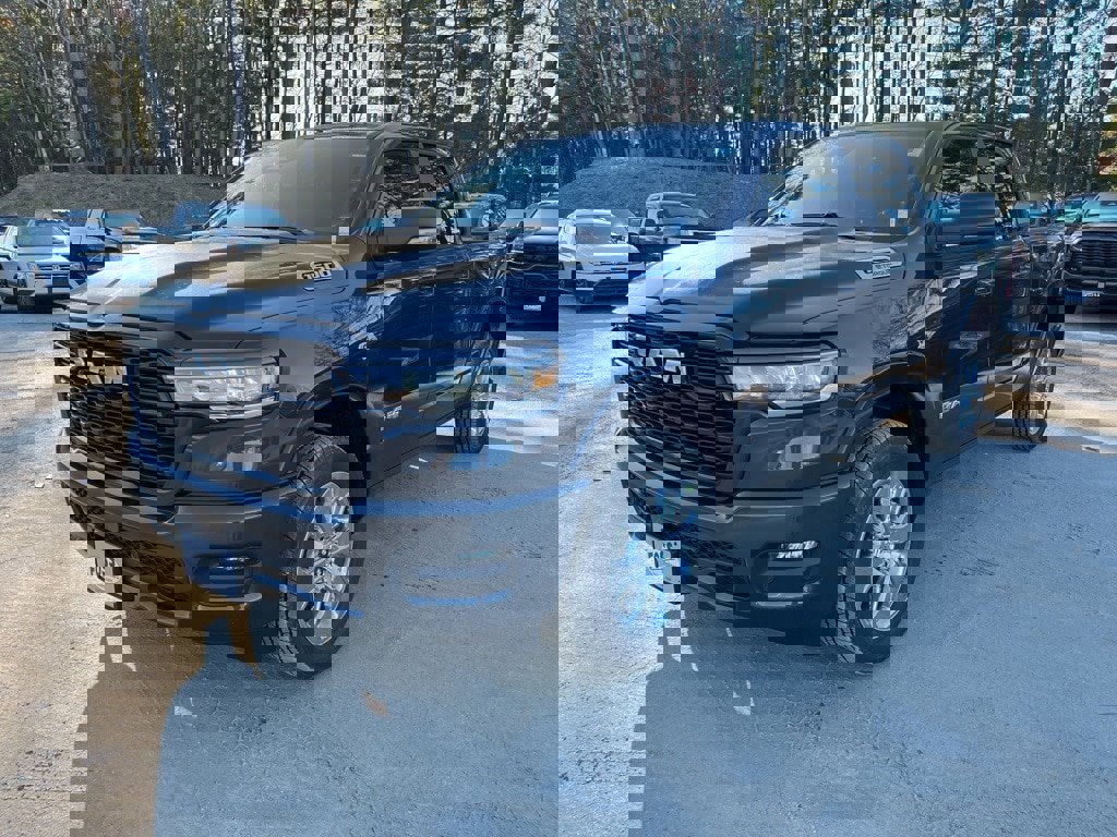 New 2026 RAM 1500 4x4 Crew Cab image 3