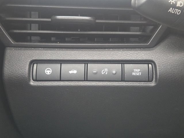 Used 2024 Nissan Altima 2.5 SV w/ SV Premium Package FWD image 23