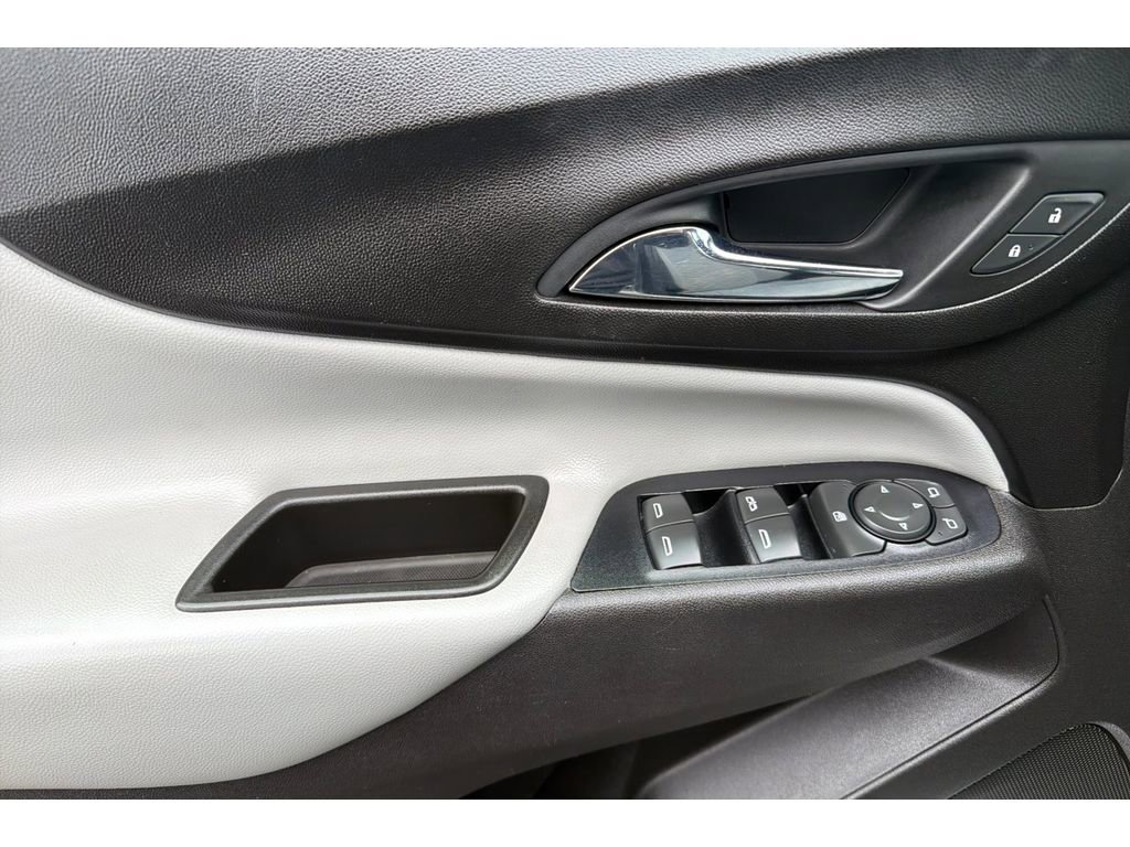 Used 2020 Chevrolet Equinox LS w/ LS Convenience Package FWD image 13