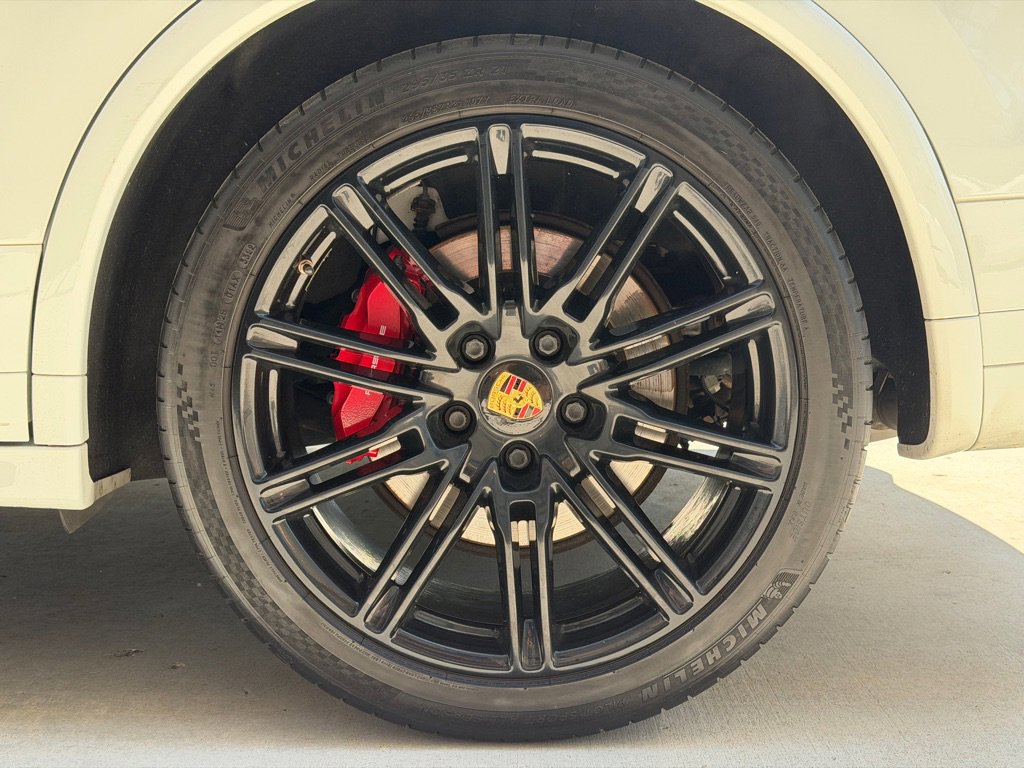 Used 2016 Porsche Cayenne GTS AWD/4WD image 18