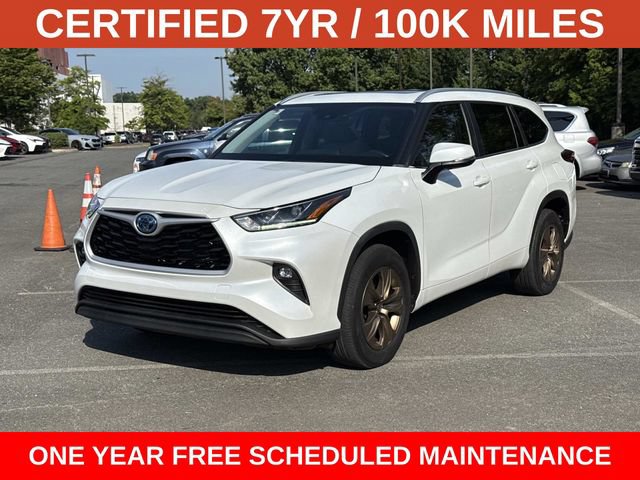 Used 2023 Toyota Highlander Bronze Edition FWD image 5