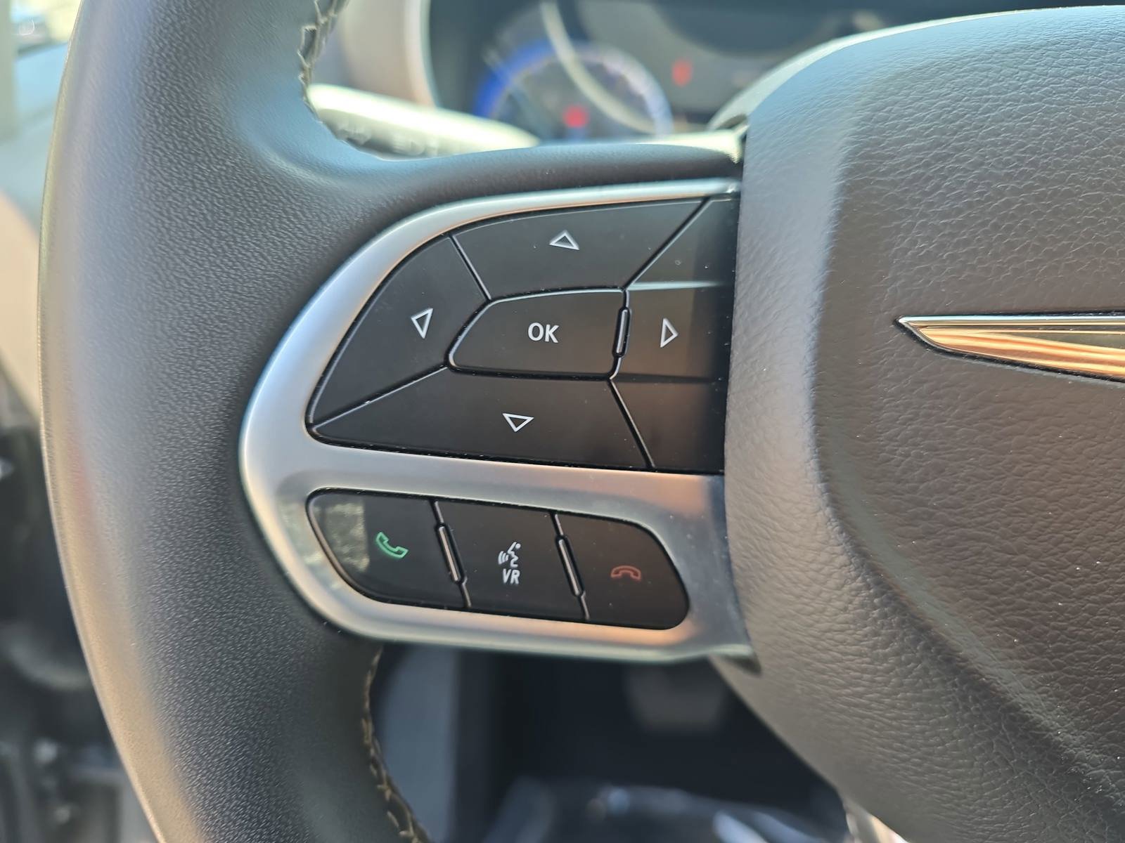 Used 2022 Chrysler Pacifica Touring-L FWD image 19