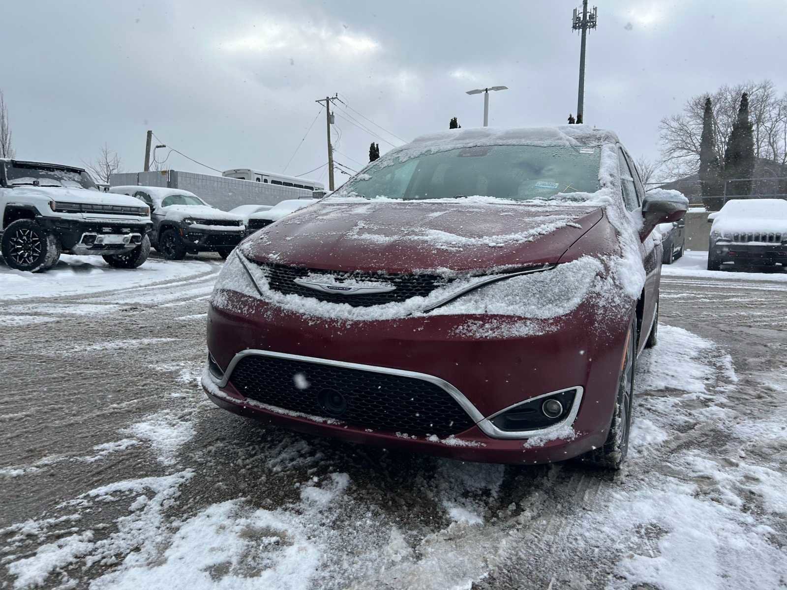 Certified 2019 Chrysler Pacifica Limited w/ Tire & Wheel Group image 2