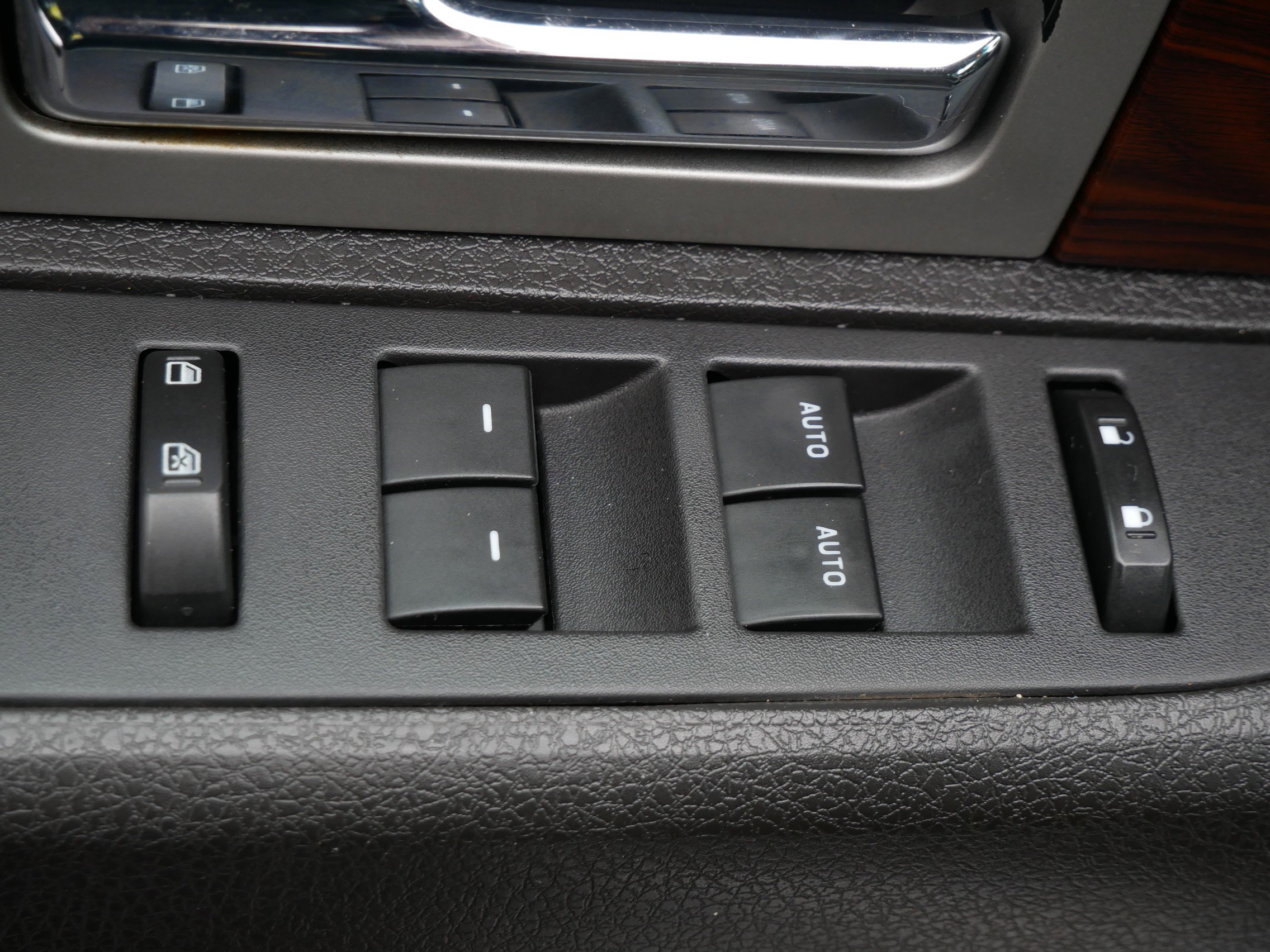 Used 2012 Ford F150 Lariat w/ Lariat Chrome Pkg image 10