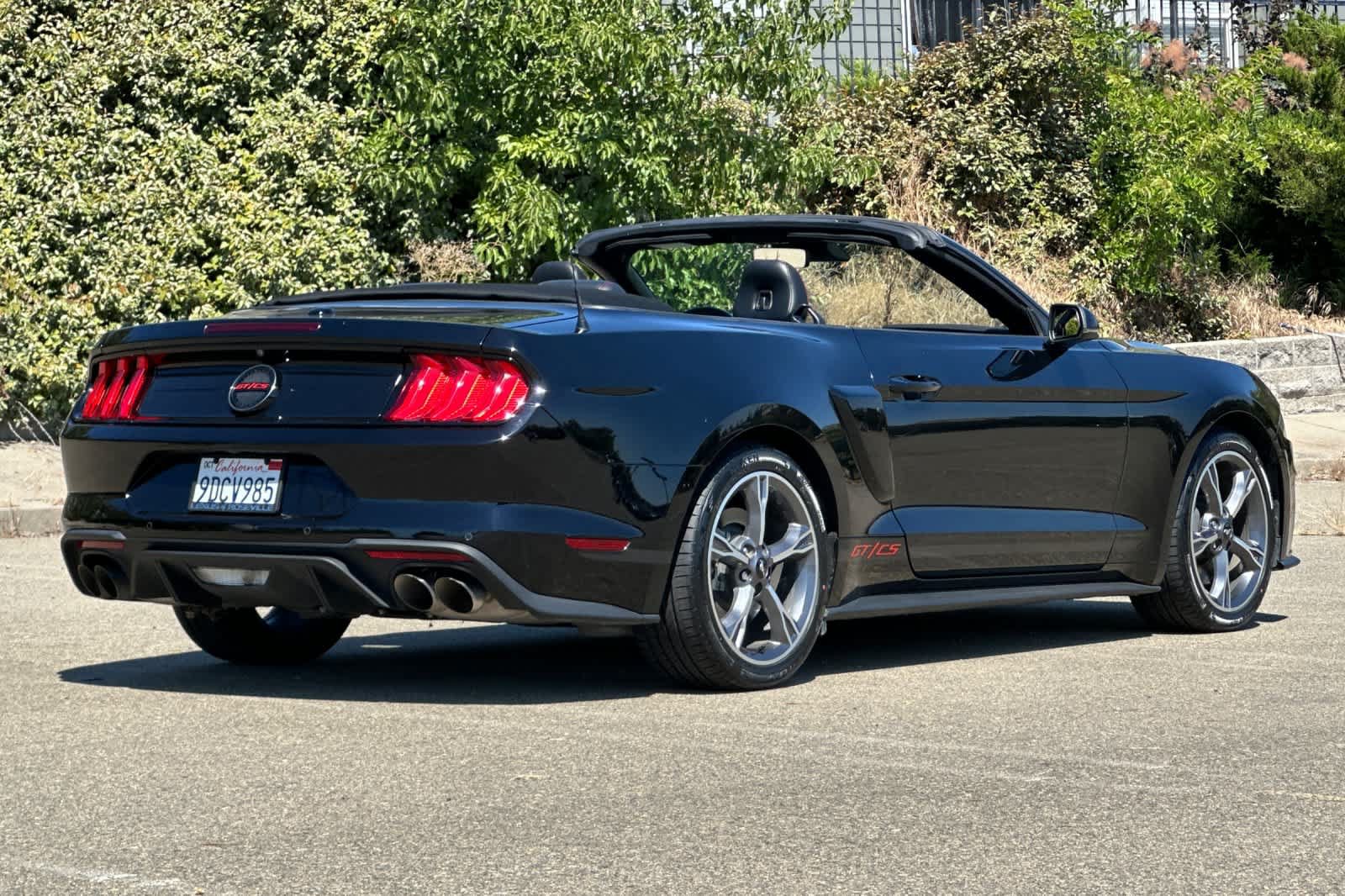 Used 2022 Ford Mustang GT Premium w/ Equipment Group 401A RWD image 2