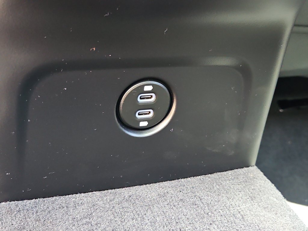 Certified 2026 Porsche Macan AWD/4WD image 27