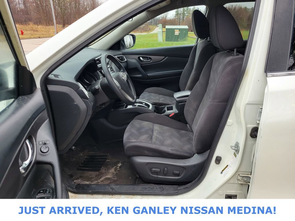 Used 2016 Nissan Rogue SV image 13