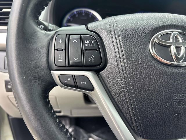 Used 2018 Toyota Highlander XLE image 22