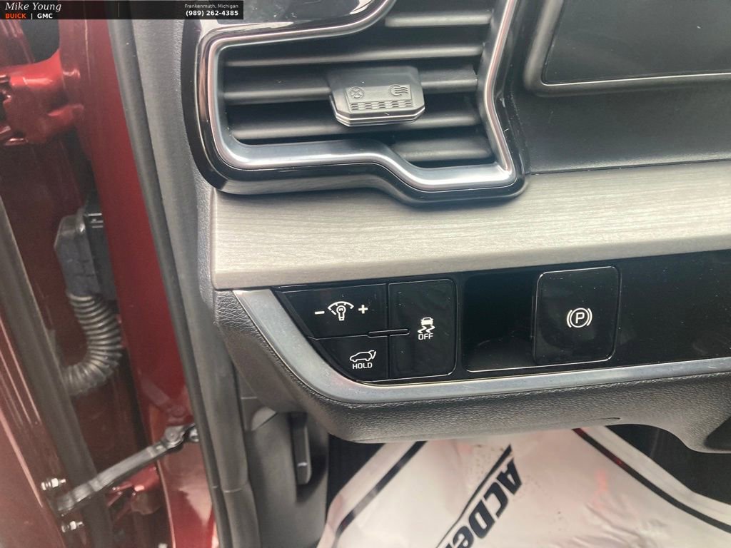 Used 2024 Kia Sportage X-Line w/ X-Line Premium Package image 21