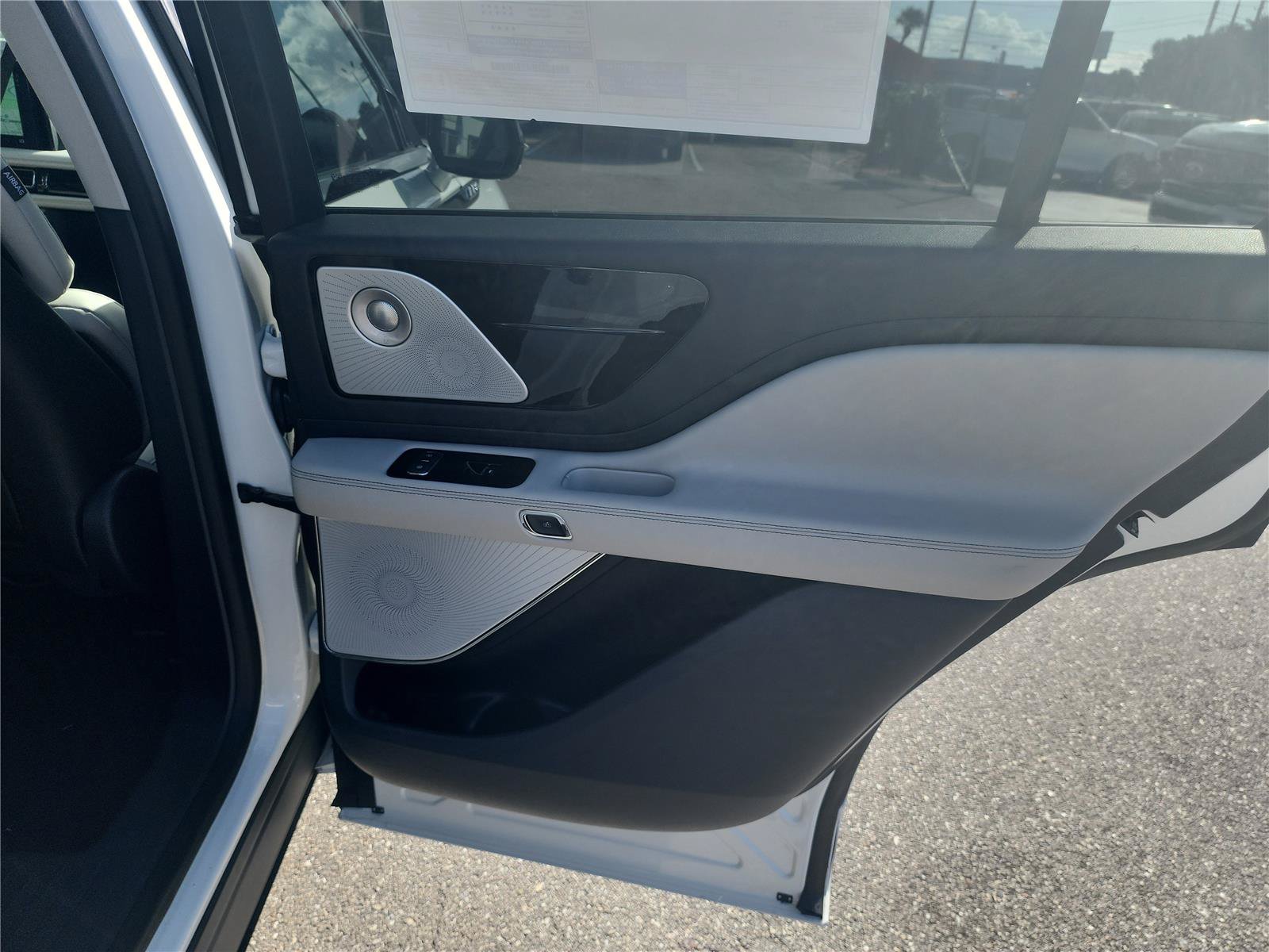 New 2027 Lincoln Aviator Reserve AWD/4WD image 21