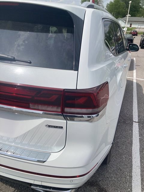 Used 2024 Volkswagen Atlas SEL Premium R-Line AWD/4WD image 4