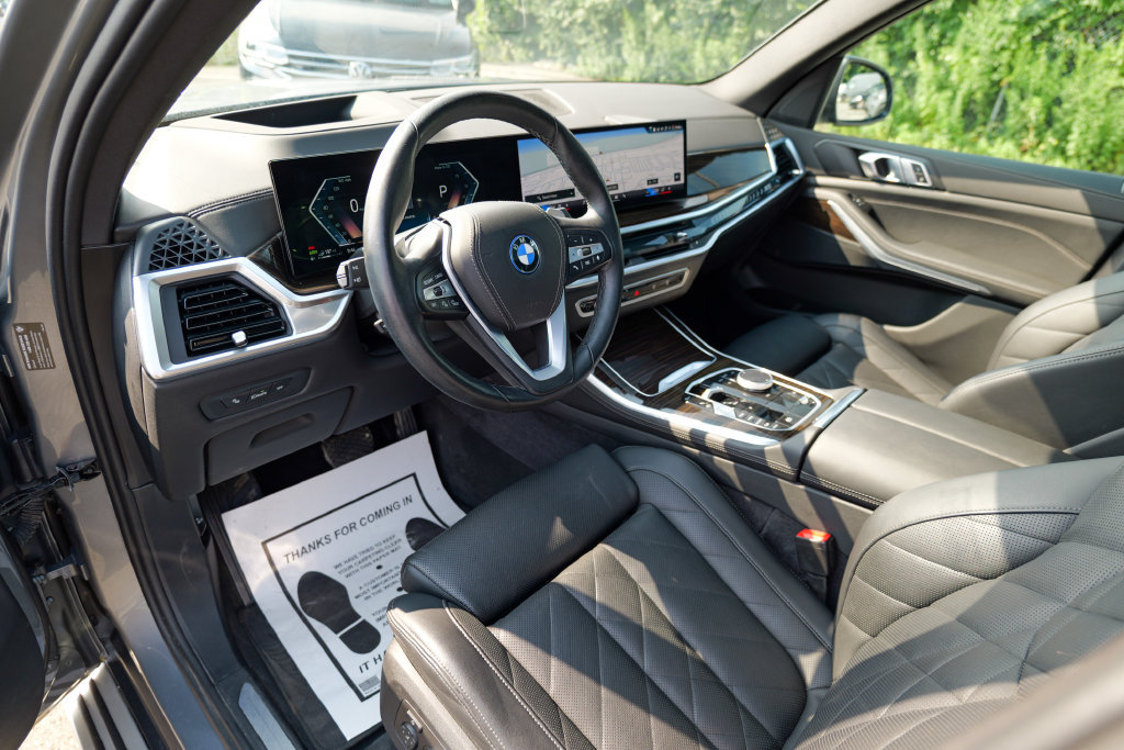 Used 2024 BMW X5 xDrive50e AWD/4WD image 19