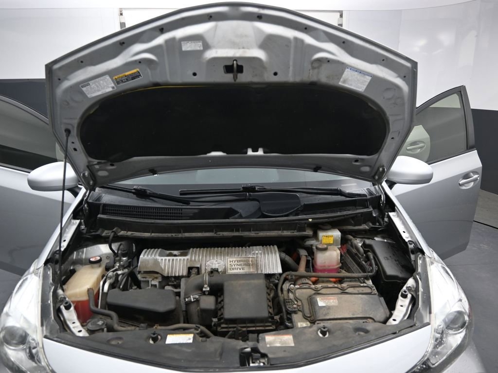 Used 2017 Toyota Prius V Two image 11