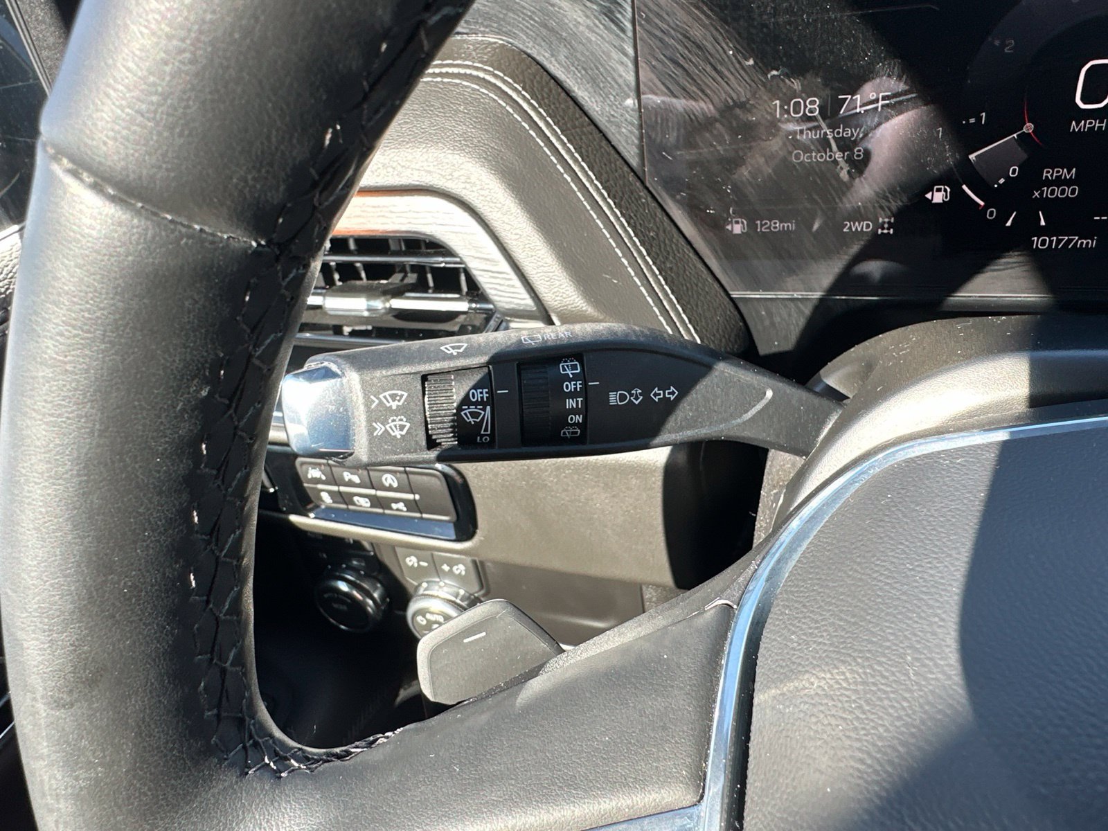 Used 2026 GMC Yukon Denali w/ Sun & Power Step Package AWD/4WD image 49