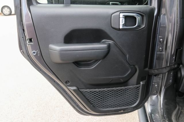 Used 2023 Jeep Gladiator Willys image 11