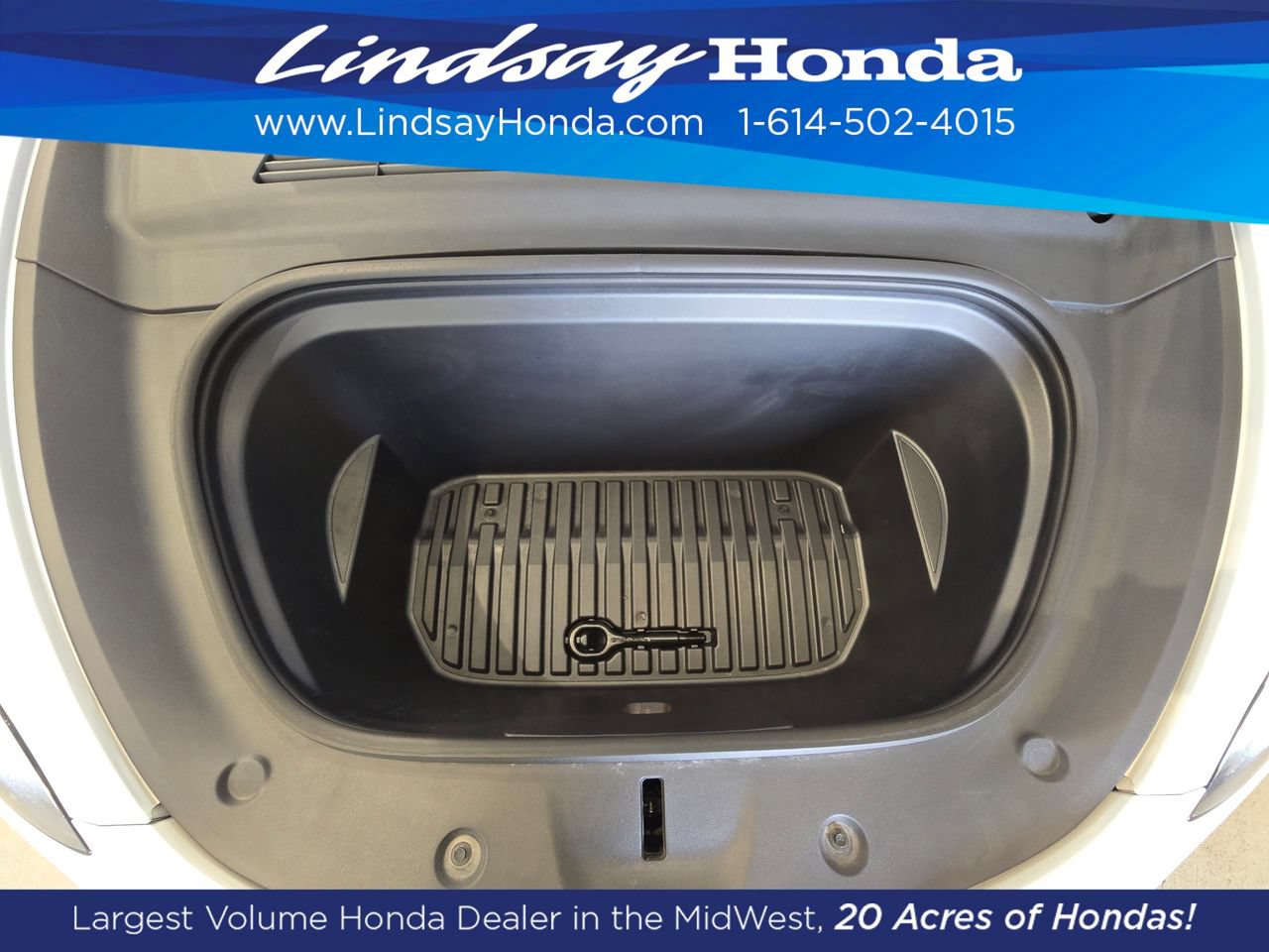 Used 2024 Tesla Model Y Performance AWD/4WD image 24