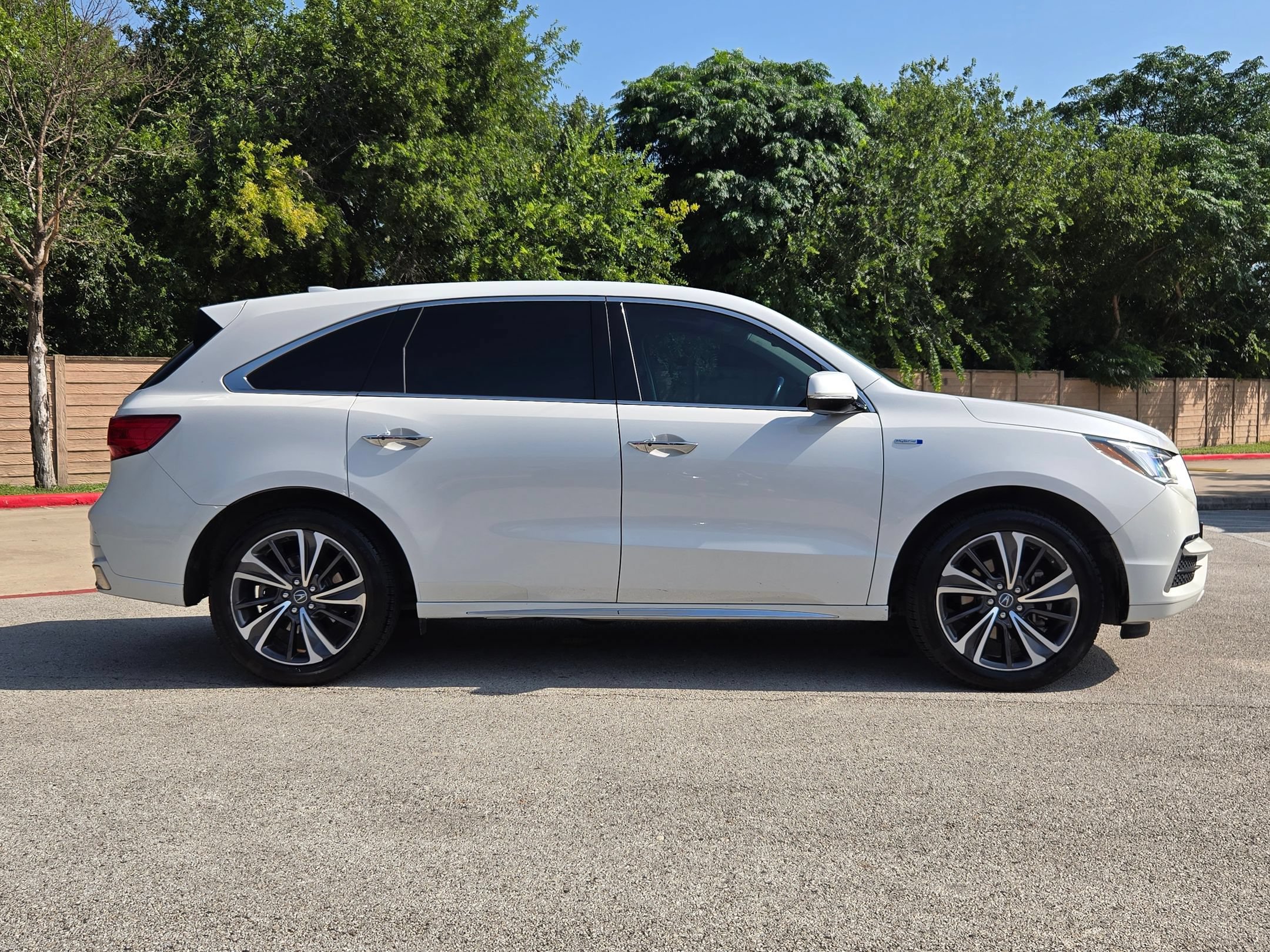 Used 2020 Acura MDX Sport Hybrid w/ Technology Pkg AWD/4WD image 2